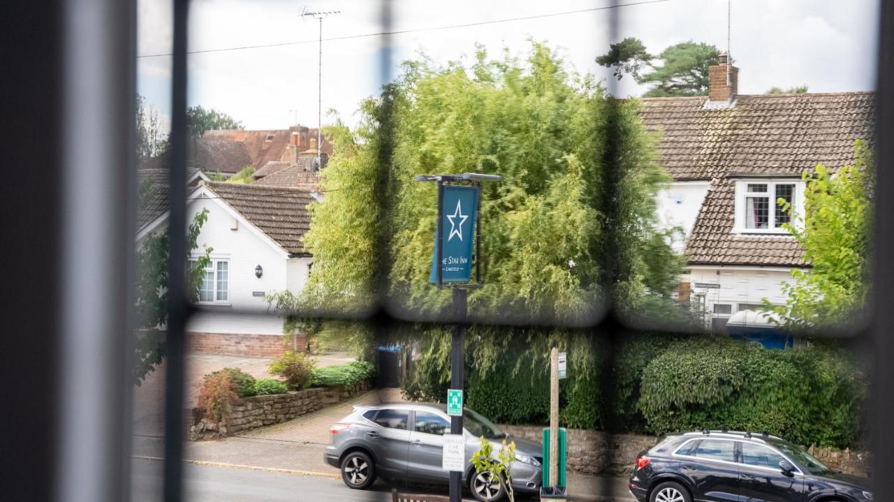 The Star Inn Lingfield Exteriör bild