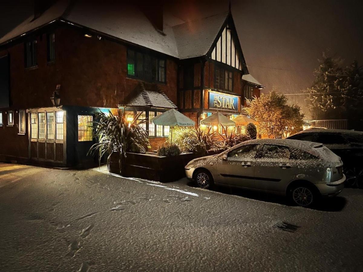 The Star Inn Lingfield Exteriör bild